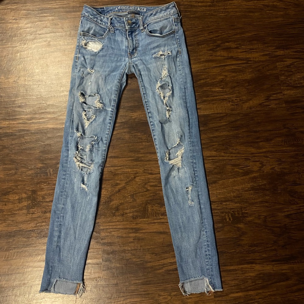American Eagle Ripped Distressed Blue Jeans